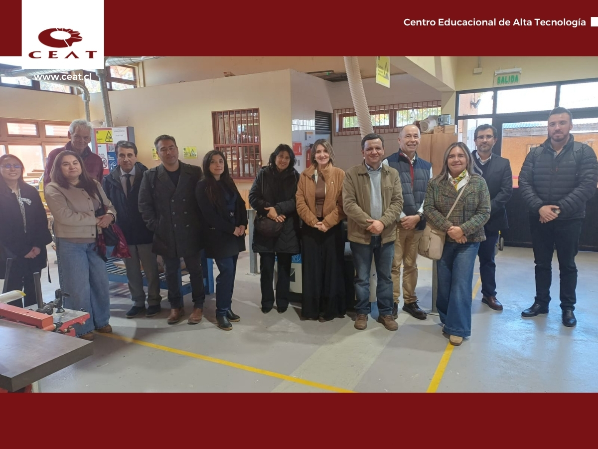 Delegación del CEAT visita el Liceo de San Nicolás