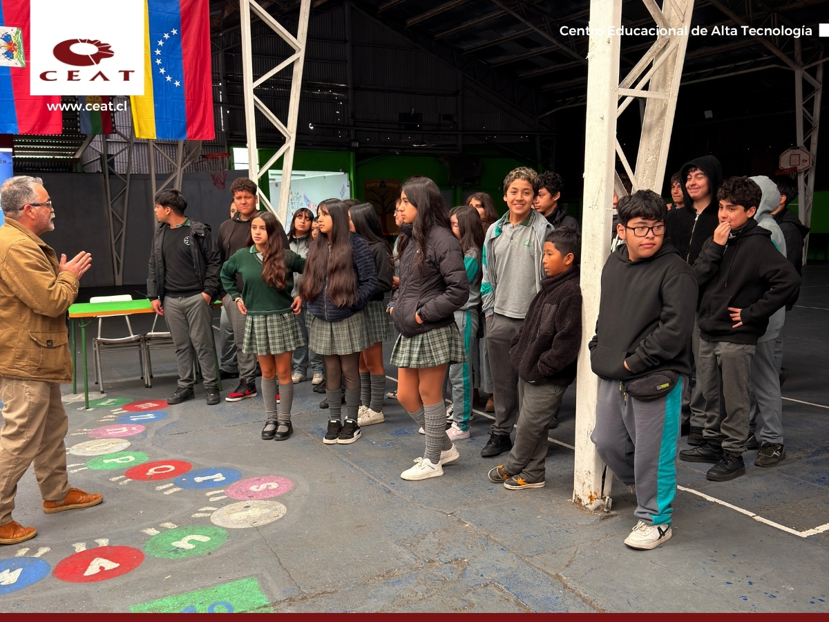 Exitosa participación en Feria Vocacional del Colegio El Faro (2)